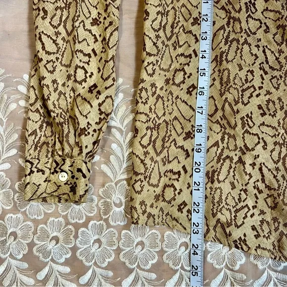 Vintage 100% Silk Snakeskin Print Button-Up Blouse -Size 6/Medium -TP50 - Picture 8 of 8